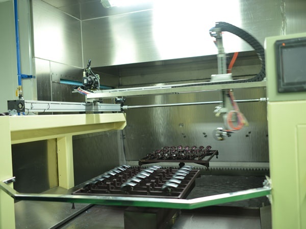 3C电子行业五轴往复喷涂机解决方案